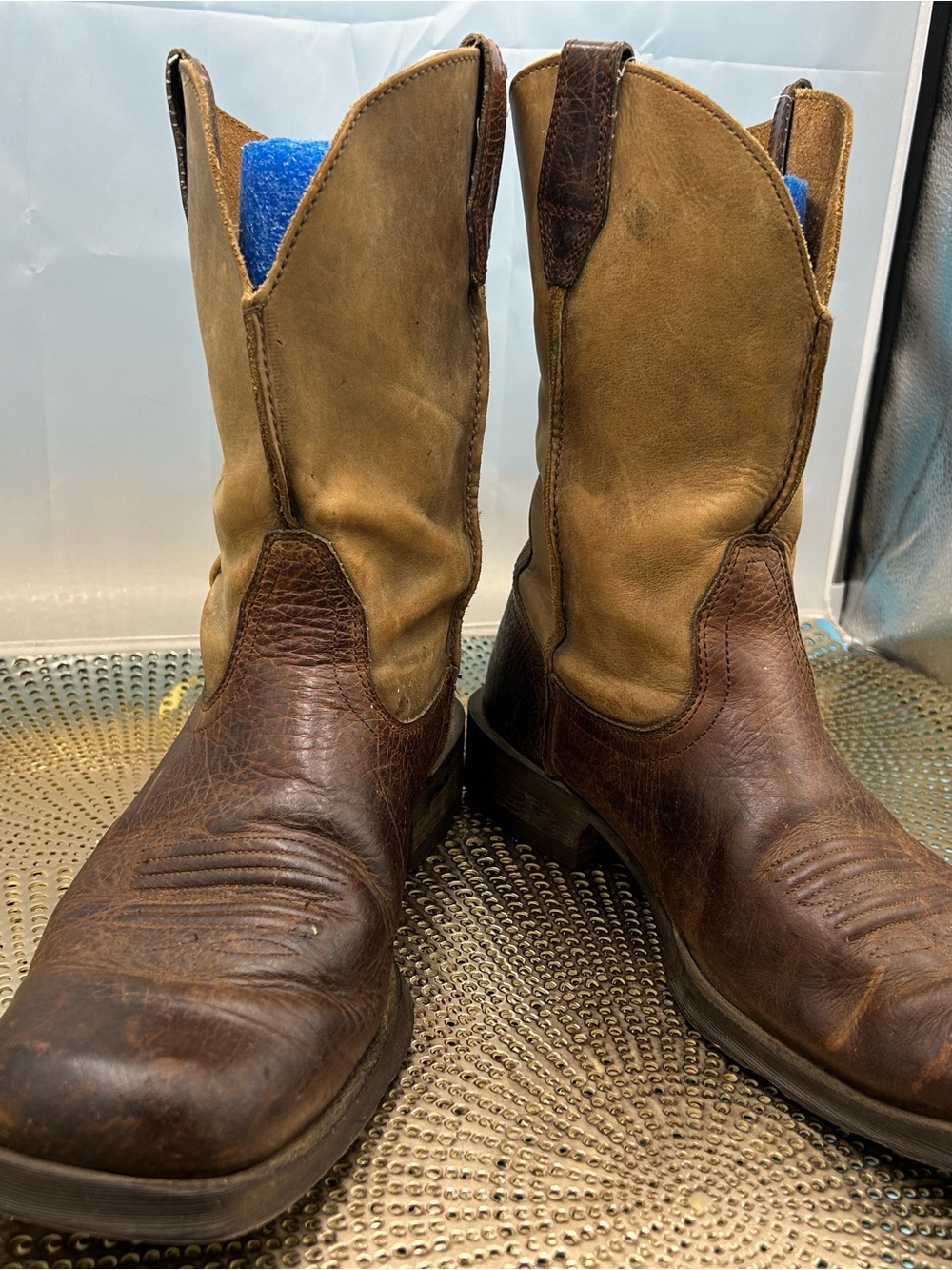 Ariat men 10.5 rambler cowboy Work boots